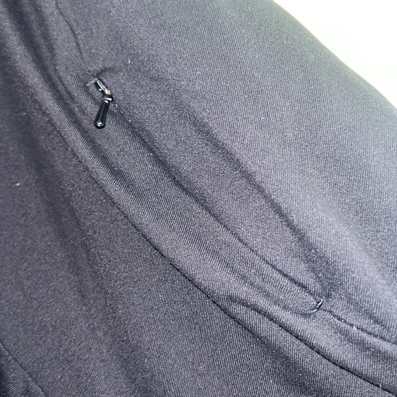 Lululemon Down to the Studio Black Puffer Wrap Jacket - Sz 4 - Picture 5 of 8